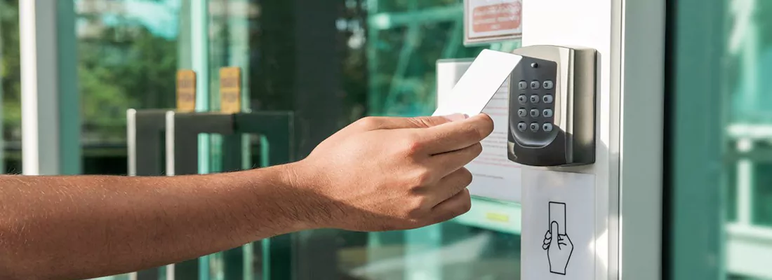 Custom Access Control Systems for Businesses in Saint-Sacrement, QC